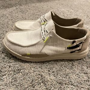 “GOLDEN GOOSE” Hey dudes!!